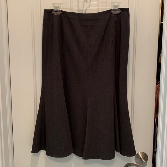 Evan Picone Dresses & Skirts - Nearly New Charcoal Gray Lined Trumpet Skirt